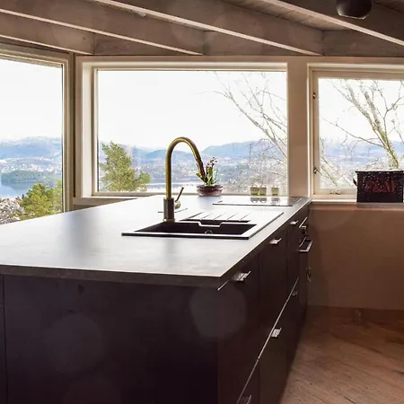 Stunning In Sandsli W/ Wifi And 2 Bedrooms Apartamento Bergen